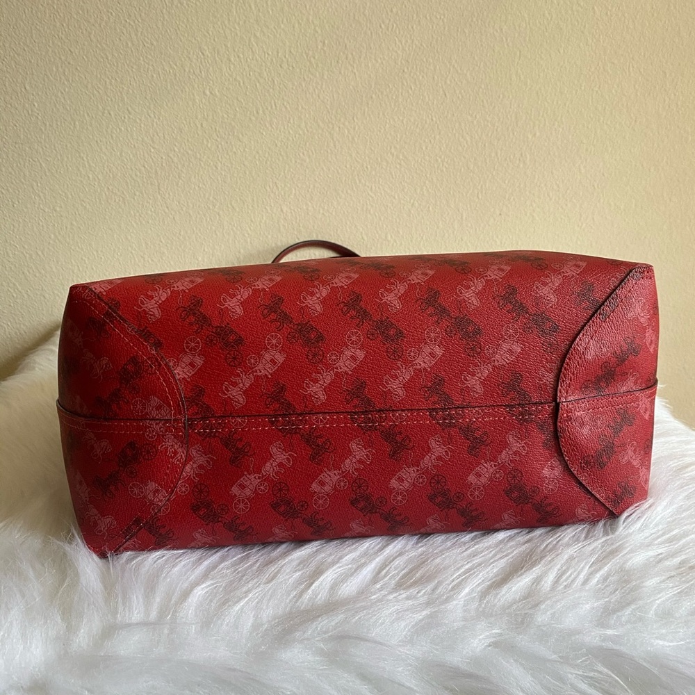 Coach - Picture 8 of 8